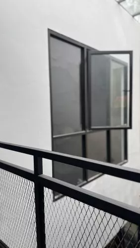 Hero Slide