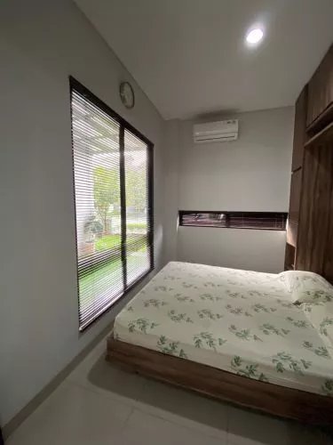 Hero Slide