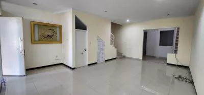 Dijual Rumah 2 Lantai Komplek TKI 5 Pinewood Dijual Rumah 2 Lantai Komplek TKI 5 Pinewood