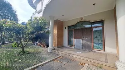 Rumah Mewah Hoek di Batununggal Hadap Timur Luas dan Elegan Rumah Mewah Hoek di Batununggal Hadap Timur Luas dan Elegan