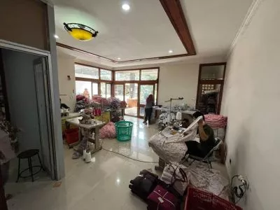 Rumah Luas Hitung Tanah Cocok Untuk Kantor atau Usaha di Sayap Cipaganti Bandung Kota Rumah Luas Hitung Tanah Cocok Untuk Kantor atau Usaha di Sayap Cipaganti Bandung Kota