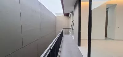 Hero Slide