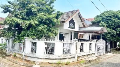 Rumah Hoek Ciwastra dekat Tol Buah Batu Bandung Timur Rumah Hoek Ciwastra dekat Tol Buah Batu Bandung Timur