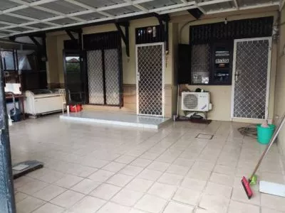 Rumah luas dekat Summarecon Mall Serpong dan BPK PENABUR Rumah luas dekat Summarecon Mall Serpong dan BPK PENABUR
