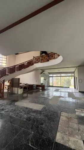 Jual Rumah Luas 2 Lantai di Dago Bandung