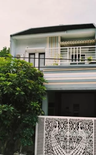 Rumah 2 lantai fully furnished di Serpong