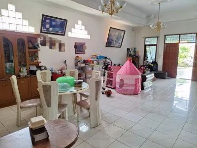 Jual Ruang Usaha dan Rumah Tinggal Mainroad Gatot Subroto