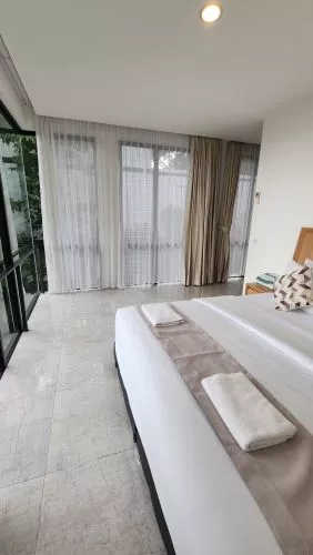 Hero Slide