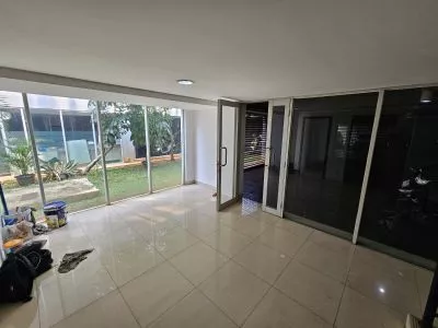 Hero Slide