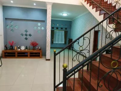 Disewakan Rumah Modern 2 Lantai Lokasi Strategis Istana Mekarwangi Bandung Disewakan Rumah Modern 2 Lantai Lokasi Strategis Istana Mekarwangi Bandung