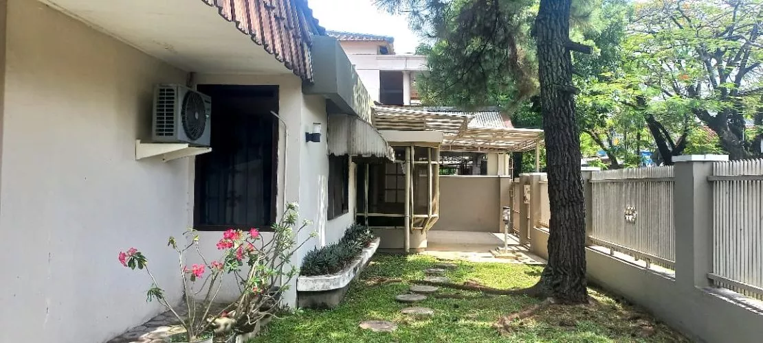 Rumah Posisi Hoek Lokasi Strategis di Arcamanik Rumah Posisi Hoek Lokasi Strategis di Arcamanik