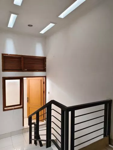 Hero Slide