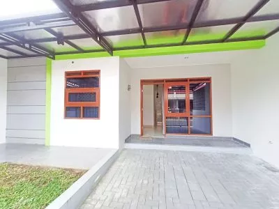 Rumah Ciwastra sebrang Griya Bandung Timur Rumah Ciwastra sebrang Griya Bandung Timur