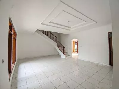 Dijual Rumah 2 Lantai Bisa Untuk Ruang Usaha Gudang di Mainroad Kopo Katapang Bandung Dijual Rumah 2 Lantai Bisa Untuk Ruang Usaha Gudang di Mainroad Kopo Katapang Bandung