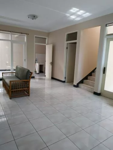 Rumah 2 Lantai SHM di Mekar Wangi