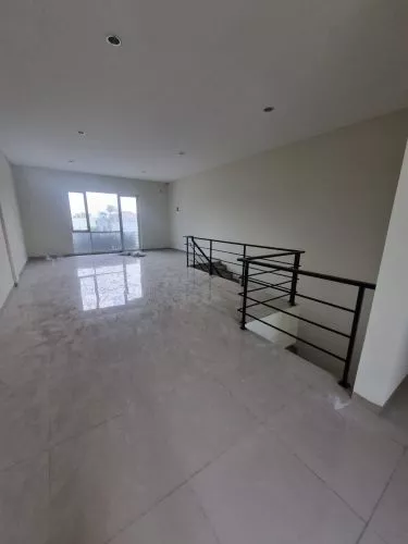 Ruko 3 Lantai Bagus di Batununggal Bandung