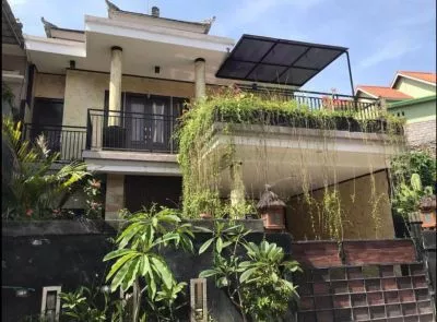Dijual cepat rumah siap huni Ubung Kaja lantai 2