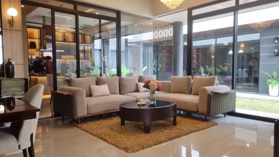 Dijual Rumah Baru Mewah Full Furnished Spatirasmi Kota Baru Parahyangan