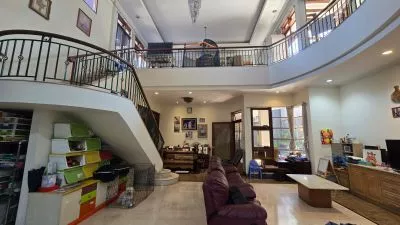 Rumah Mewah Lokasi Premium Maulana Yusuf Bandung