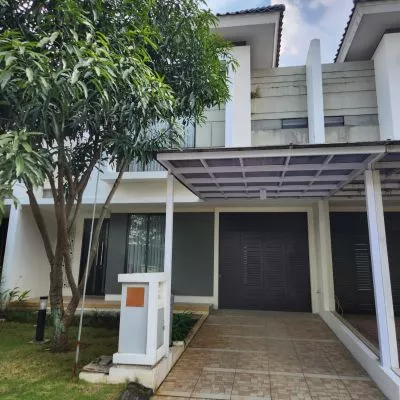 Disewakan Rumah Bagus Terawat Cluster Btari Summarecon Bandung