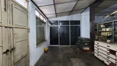 Jual Rumah hitung Tanah Jalan Otista Pendek dengan Gubernuran Kebon Kawung