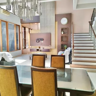 Rumah Mewah Batununggal SHM Dekat Sekolah  Fasilitas Lengkap