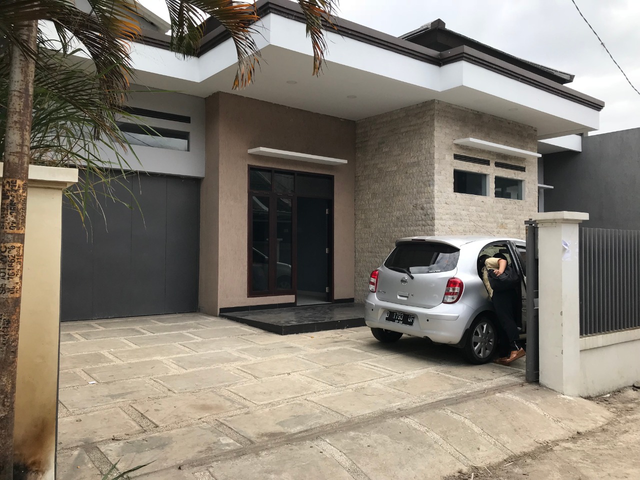 Rumah Luas di Sayap Cibaduyut Bandung