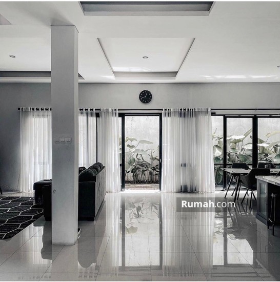Rumah Baru Mewah Tengah Kota Sayap Karapitan dan Burangrang